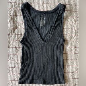 V-Neck Ribbed Tank Top - Black